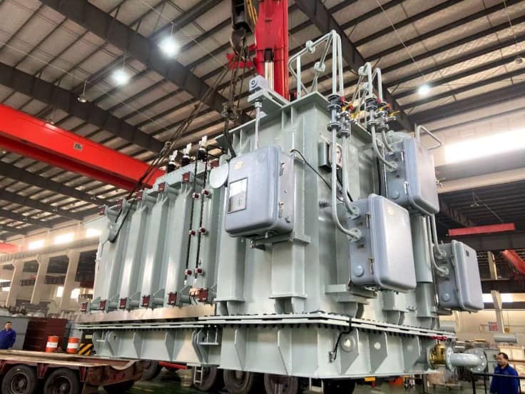 Oil-immersed power transformer for substations